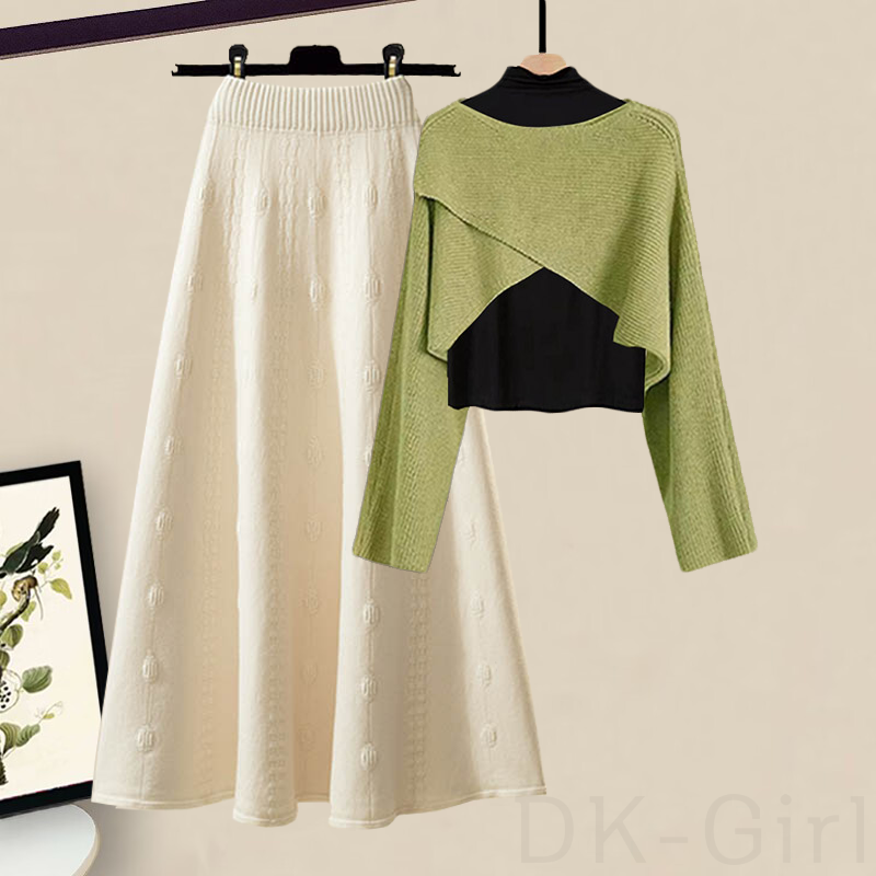 グリーンセーター＋ブラックTシャツ＋アプリコットスカート