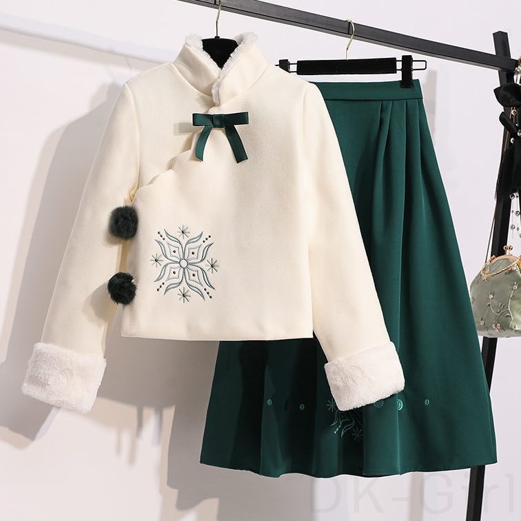 ホワイト/アウター+グリーン/スカート