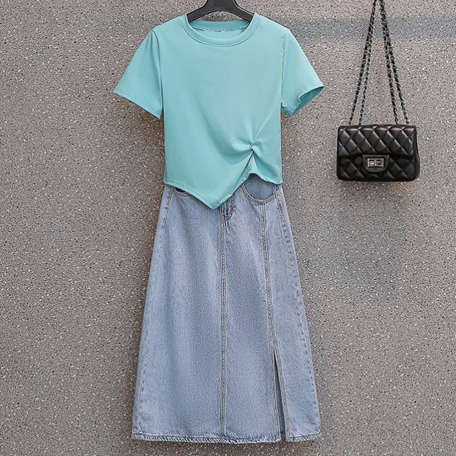 ライトブルー/Tシャツ+ブルー/スカート