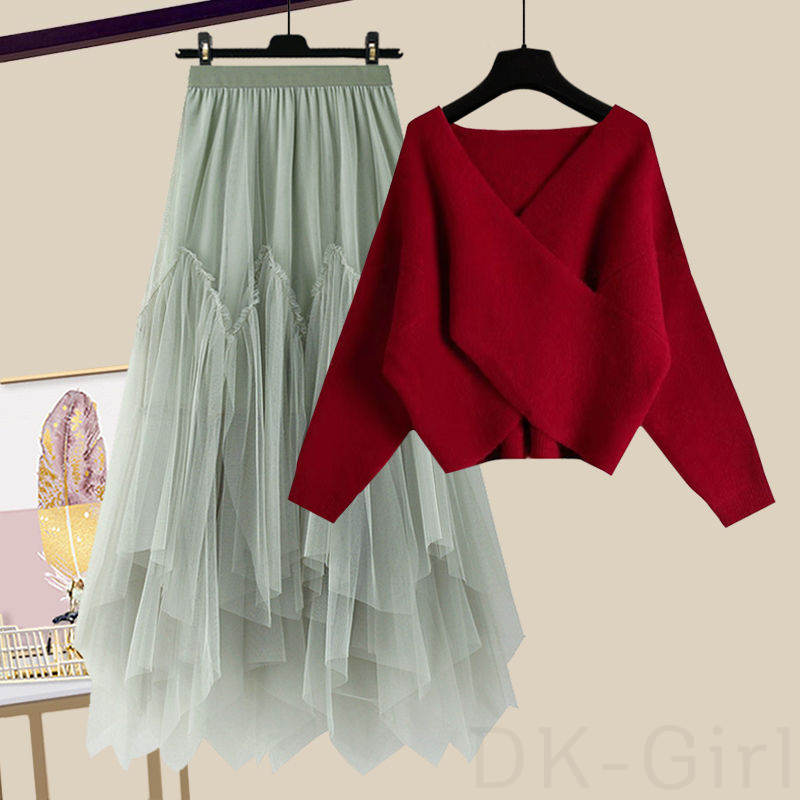 レッド／セーター＋グリーン/スカート
