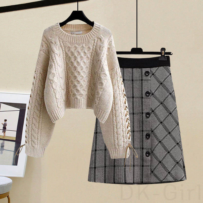 セーター/カーキ+スカート